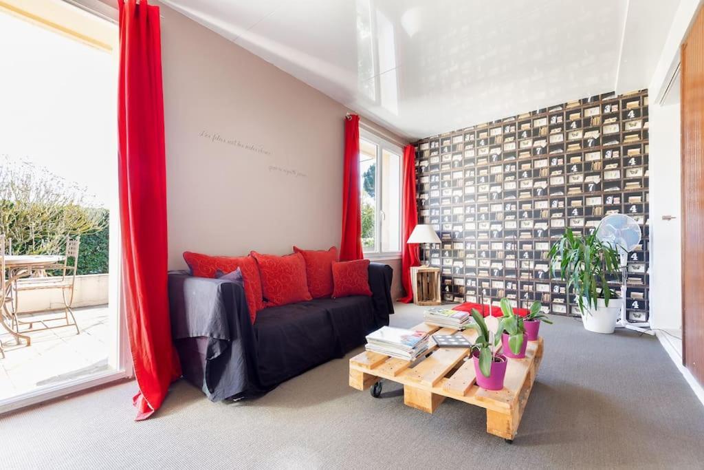 3 Parking Et Terrasse Villa
